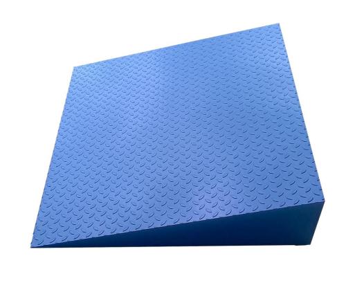 RAMPA NAJAZDOWA STALOWA DO WANNY WYCHWYTOWEJ